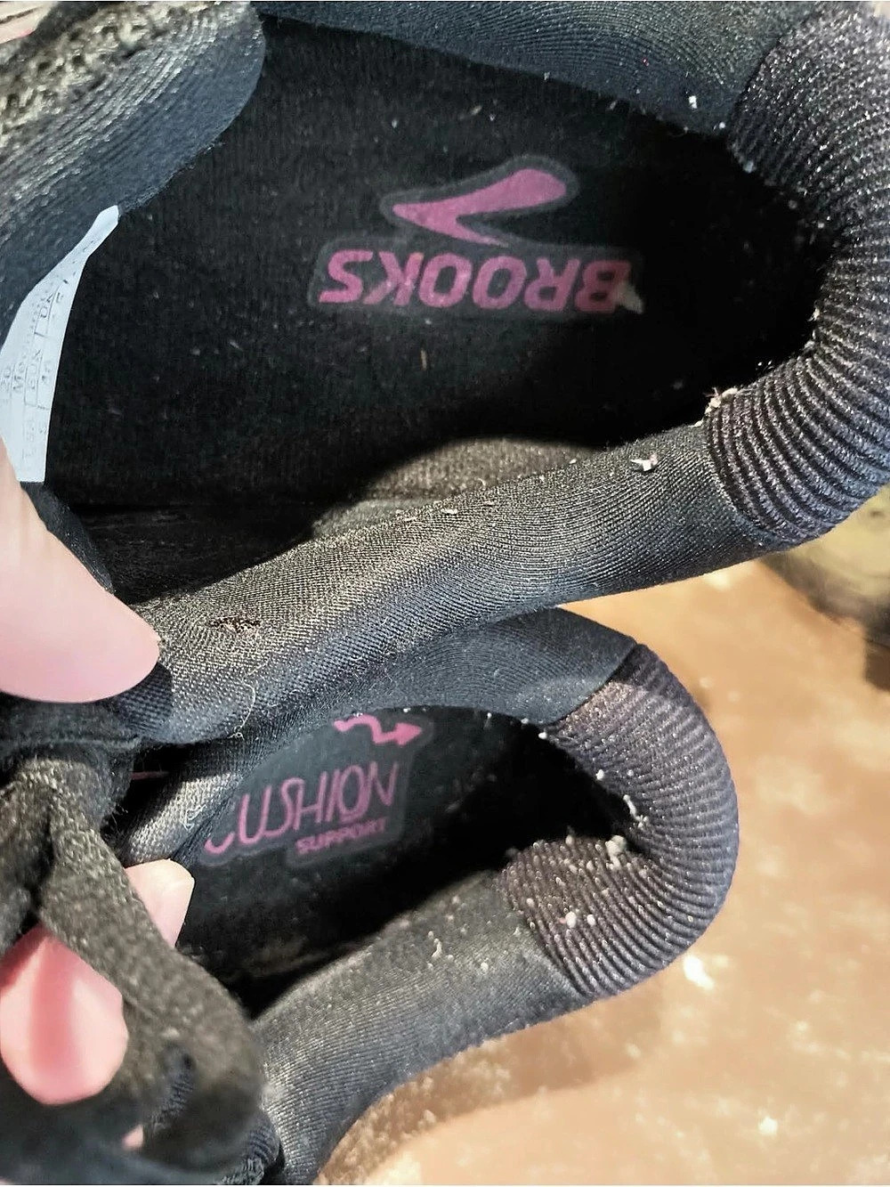 Brooks Striped Shoes Black & Pink US 8.5 - Picture 6 of 8